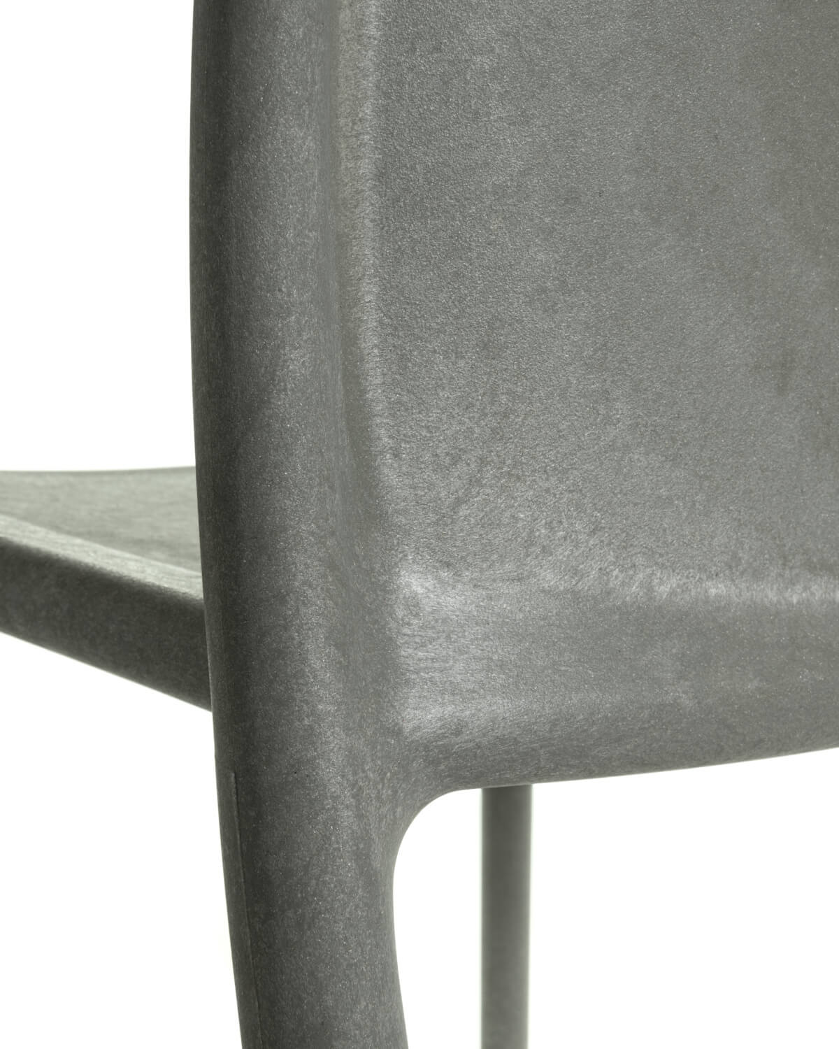 Magis RE Air-Chair mit klarer Linienführung, komfortabel und elegant – hochwertige Sitzlösung Made in Italy