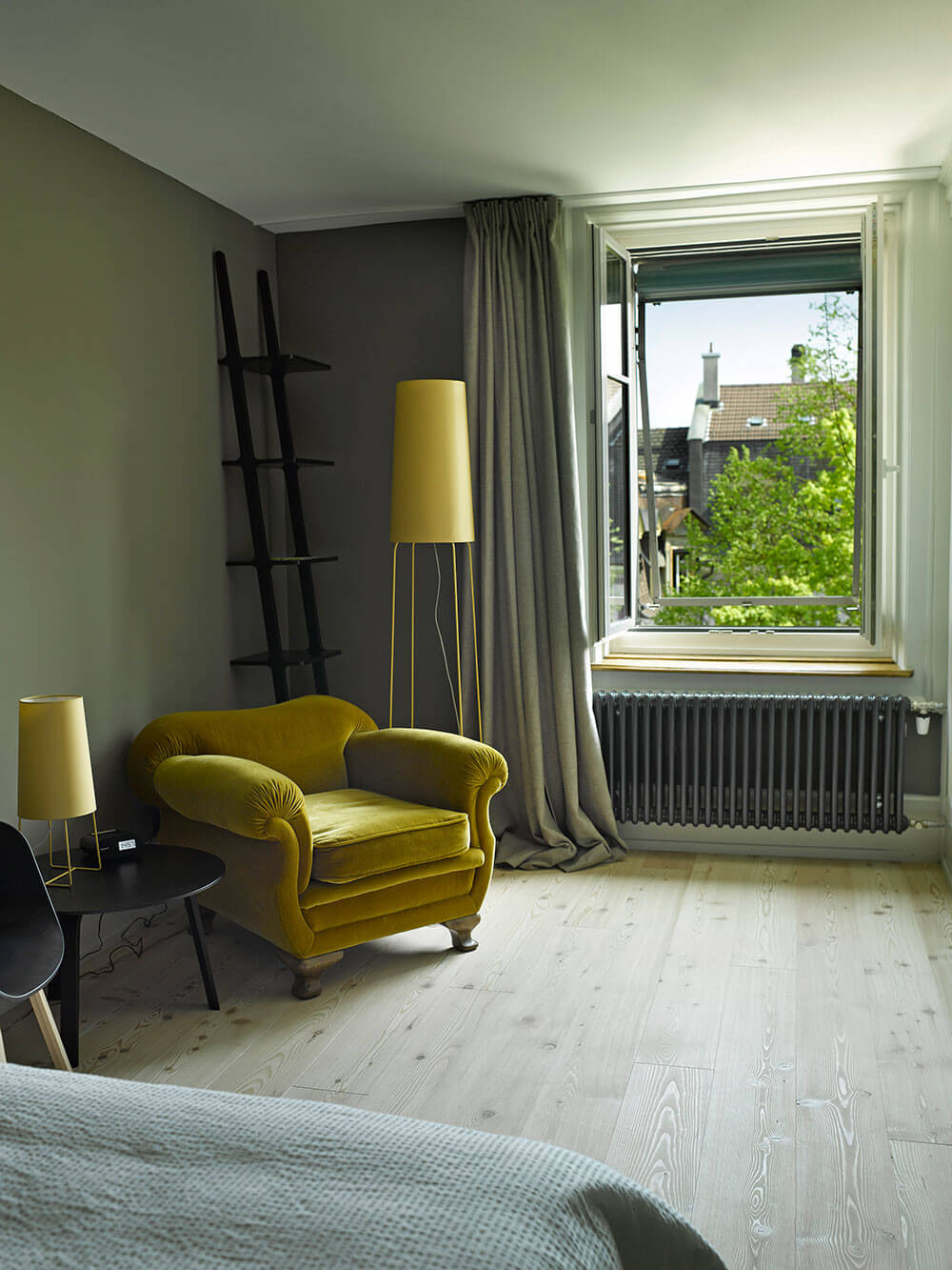 FRAUMAIER SlimSophie Stehleuchte mit elegantem Stoffschirm und schlankem Design, handgefertigt in Deutschland