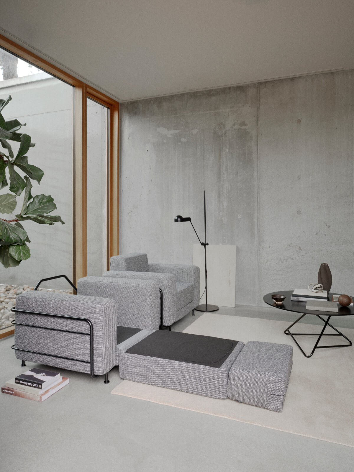 Silver Sessel von Softline, komfortabler Polstersessel mit zeitlosem skandinavischem Design für Wohnzimmer und Objektbereich