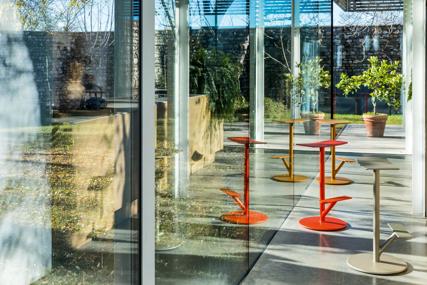 Magis Sequoia Barhocker im Wohn- oder Arbeitsbereich, hochwertig, langlebig und komfortabel – Designerqualität aus Italien