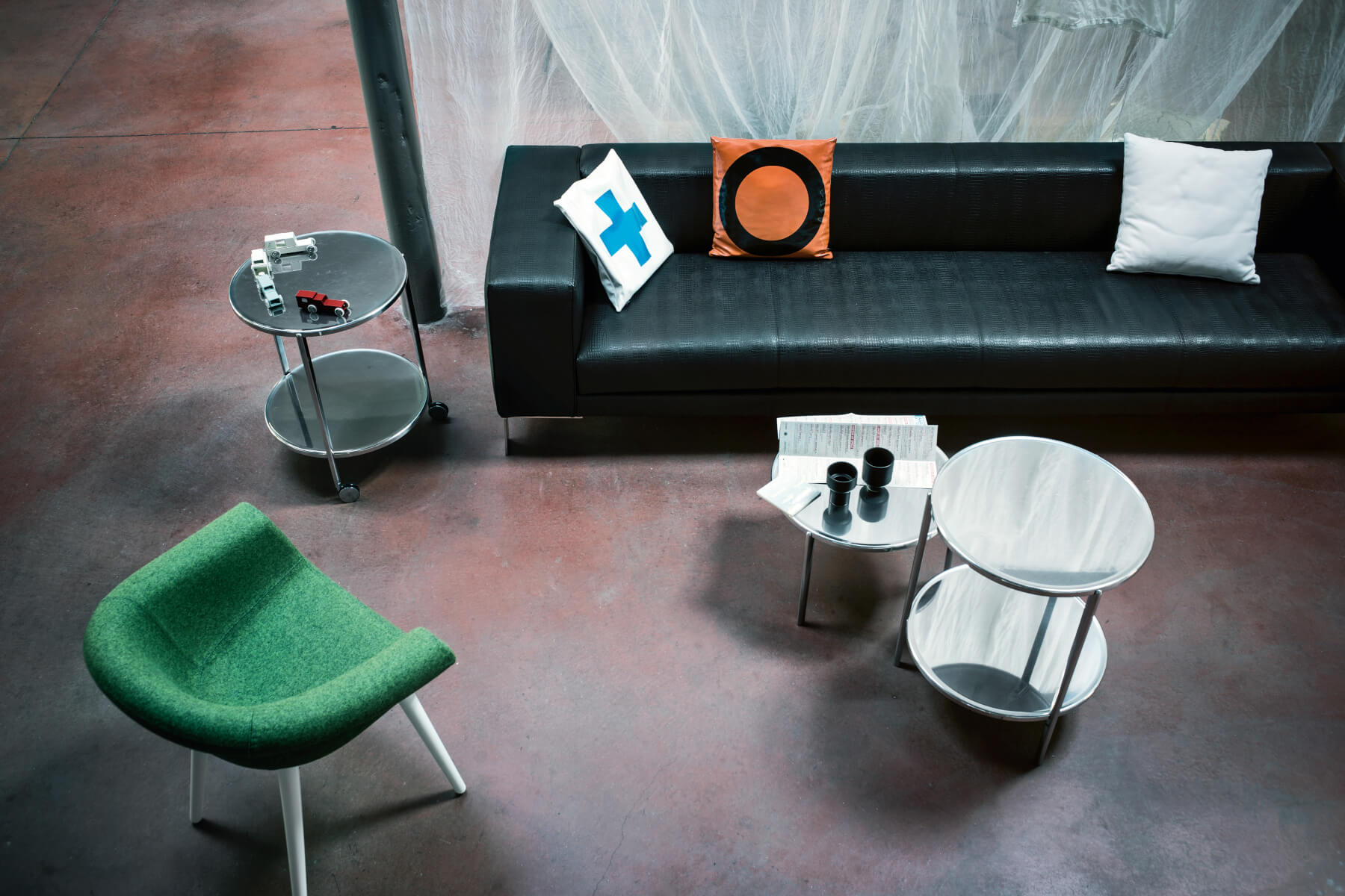 Magis Cyborg Lord Stuhl mit klarer Linienführung, hochwertig, ergonomisch, futuristisches Design für Wohn- und Arbeitsbereich