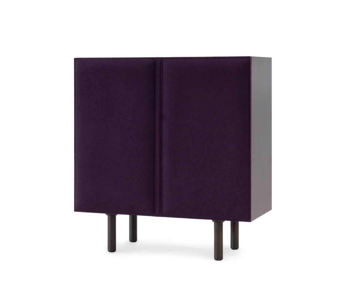 Magis Tacito Sideboard, italienisches Design, dunkelviolett/orange, funktional, stilvolles Möbel für Wohnräume