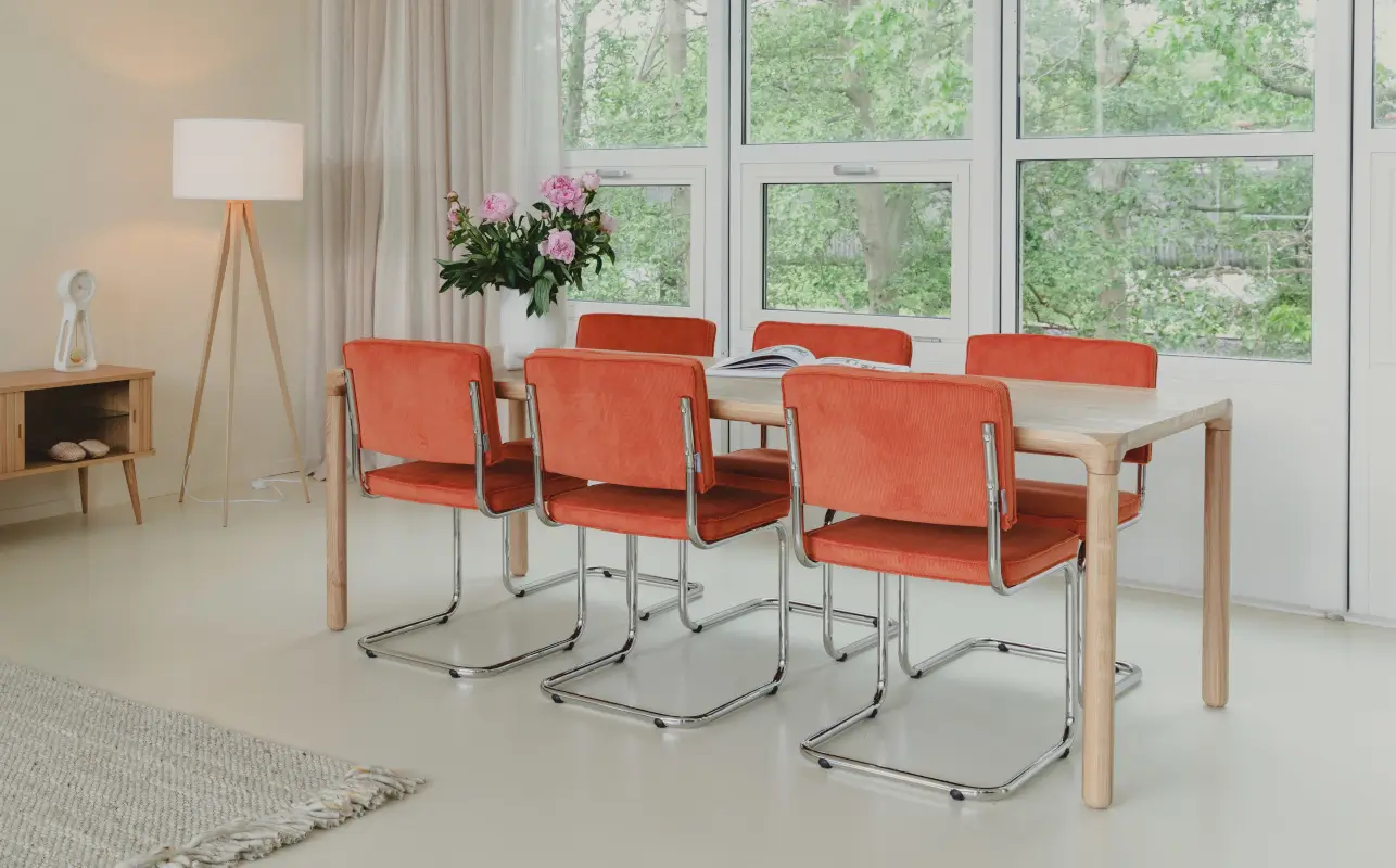 zuiver-ridge-kink-rib-freischwinger-orange-esstisch.webp?width=3000