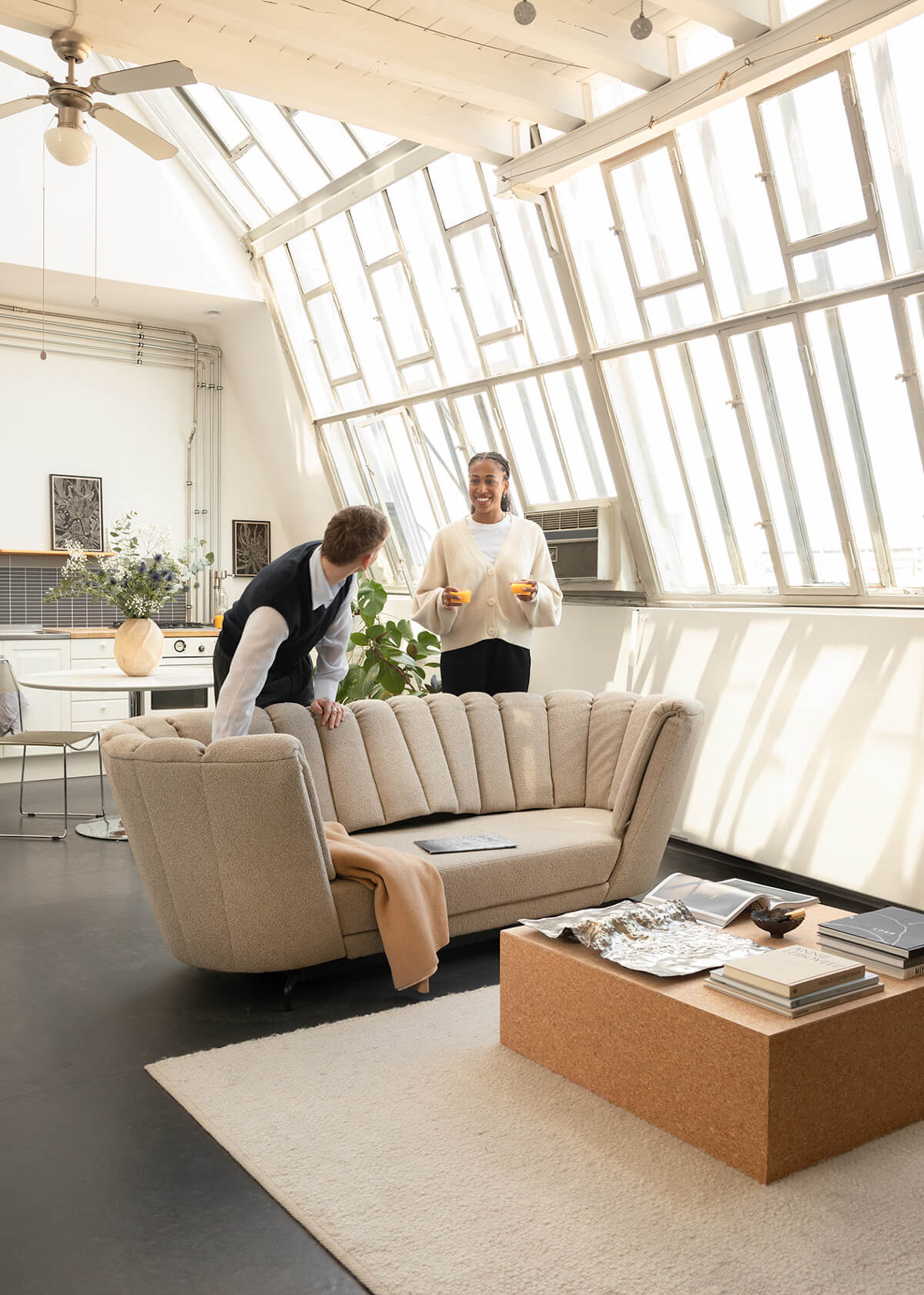 Modulares Designsofa W-Lounge Nesting mit variablen Sitzmodulen, ideal für moderne Arbeitswelten und Empfangsbereiche