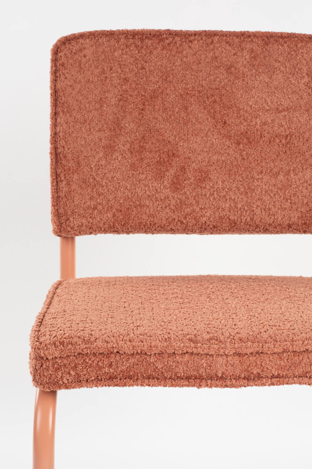 Zuiver Ridge Kink Soft Stuhl Terra – stilvoller Esszimmerstuhl mit skandinavischem Flair Zuiver Ridge Kink Soft Stuhl in Terra – moderner, komfortabler Esszimmerstuhl mit einzigartigem Design