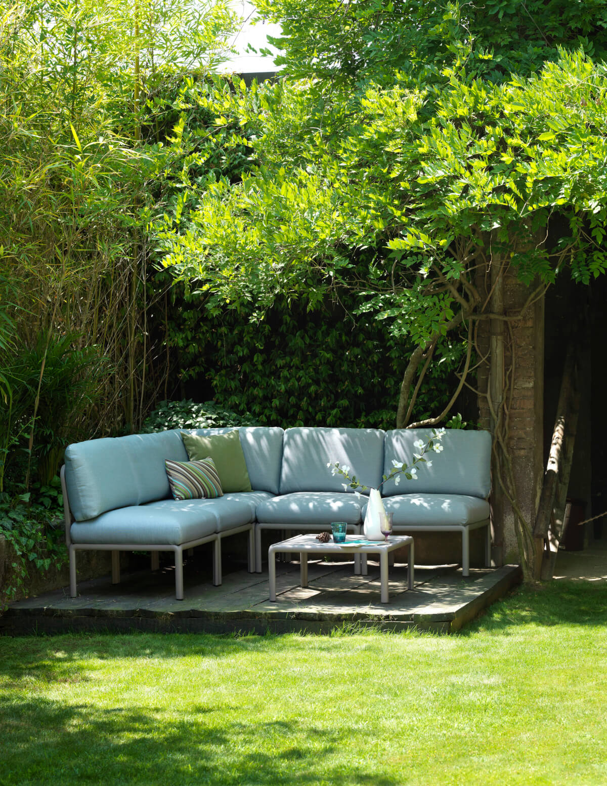 Nardi Komodo Lounge-Sofa, langlebig, wetterfest und komfortabel – Designerqualität für draußen