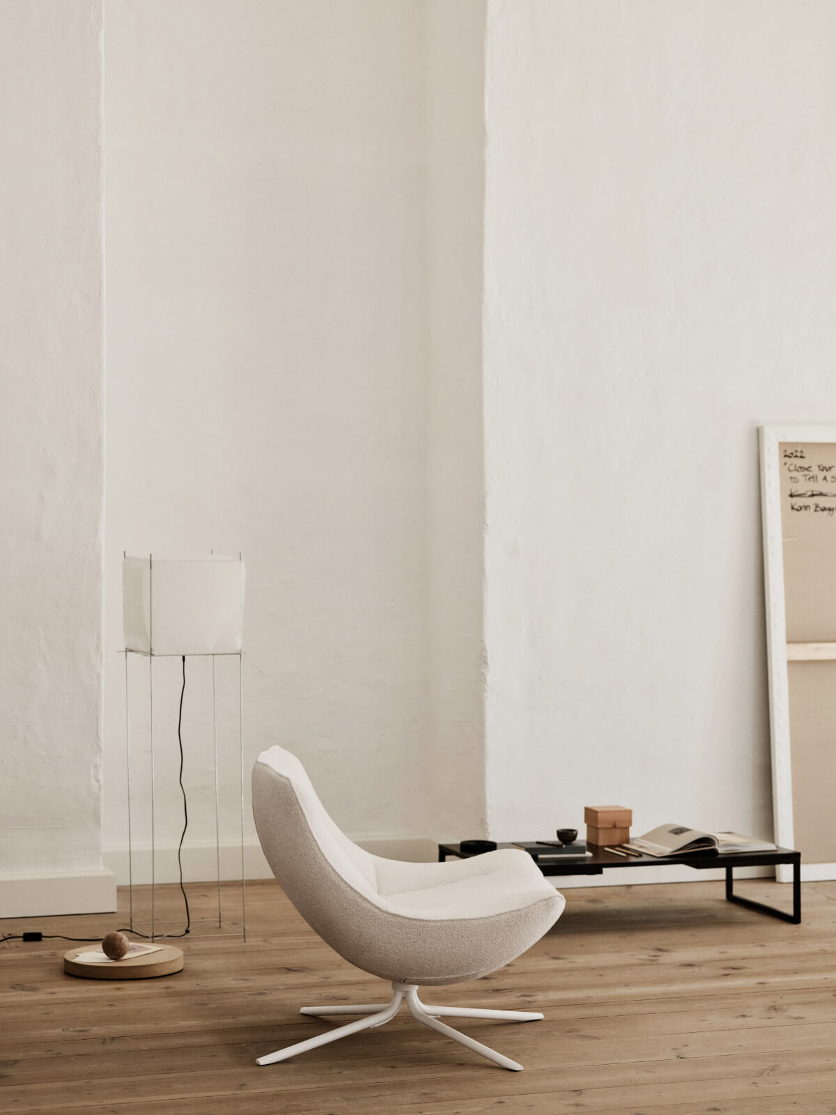 Vera Lounge Drehsessel von Softline, gepolstert, drehbar, ideal für Lounge, Büro oder Wohnzimmer in modernem Look