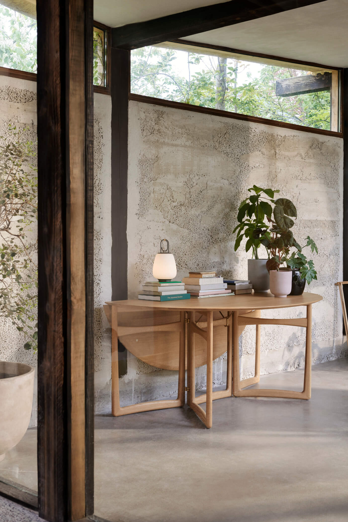 &Tradition Drop Leaf HM6 Esstisch im modernen Esszimmer, platzsparend klappbar und ideal für flexibles Wohnen