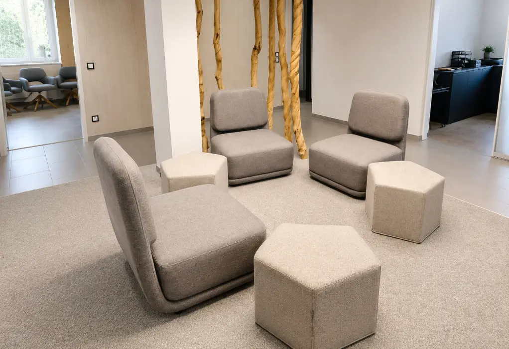 softline-standby-sessel-pause-hocker-hallermeier.webp?width=3000