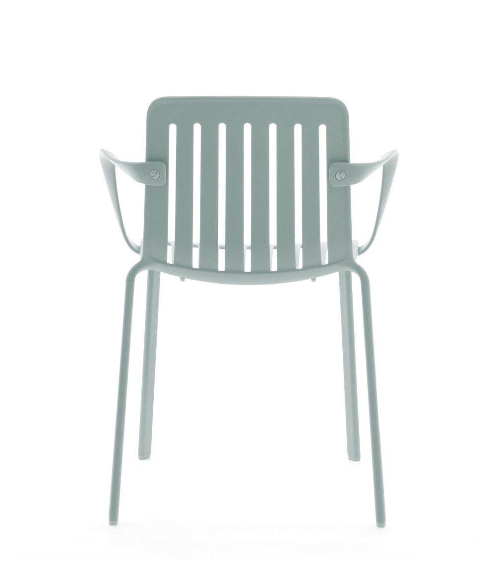 Magis Plato Armlehnstuhl hellblau, eleganter Design-Armlehnstuhl, ergonomisch, stabil, komfortabel, stapelbar