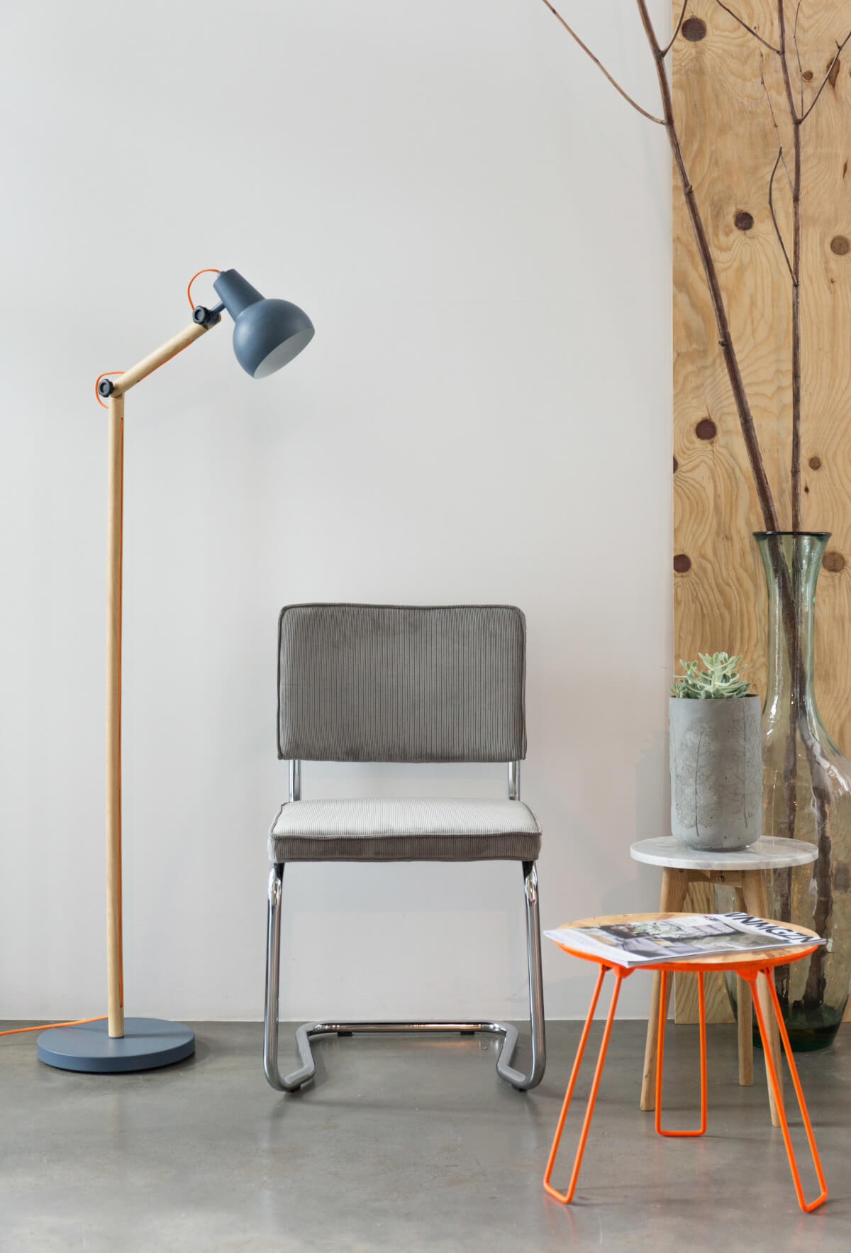 Zuiver Ridge Kink Rib Stuhl mit elegantem, modernen Design und komfortablem Sitz für stilvolle Esszimmer und Büros