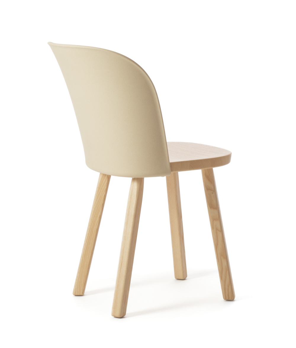 Magis Alpina Stuhl, Esche natur, beige Polster, komfortabel, leicht, eleganter Design-Stuhl aus Italien