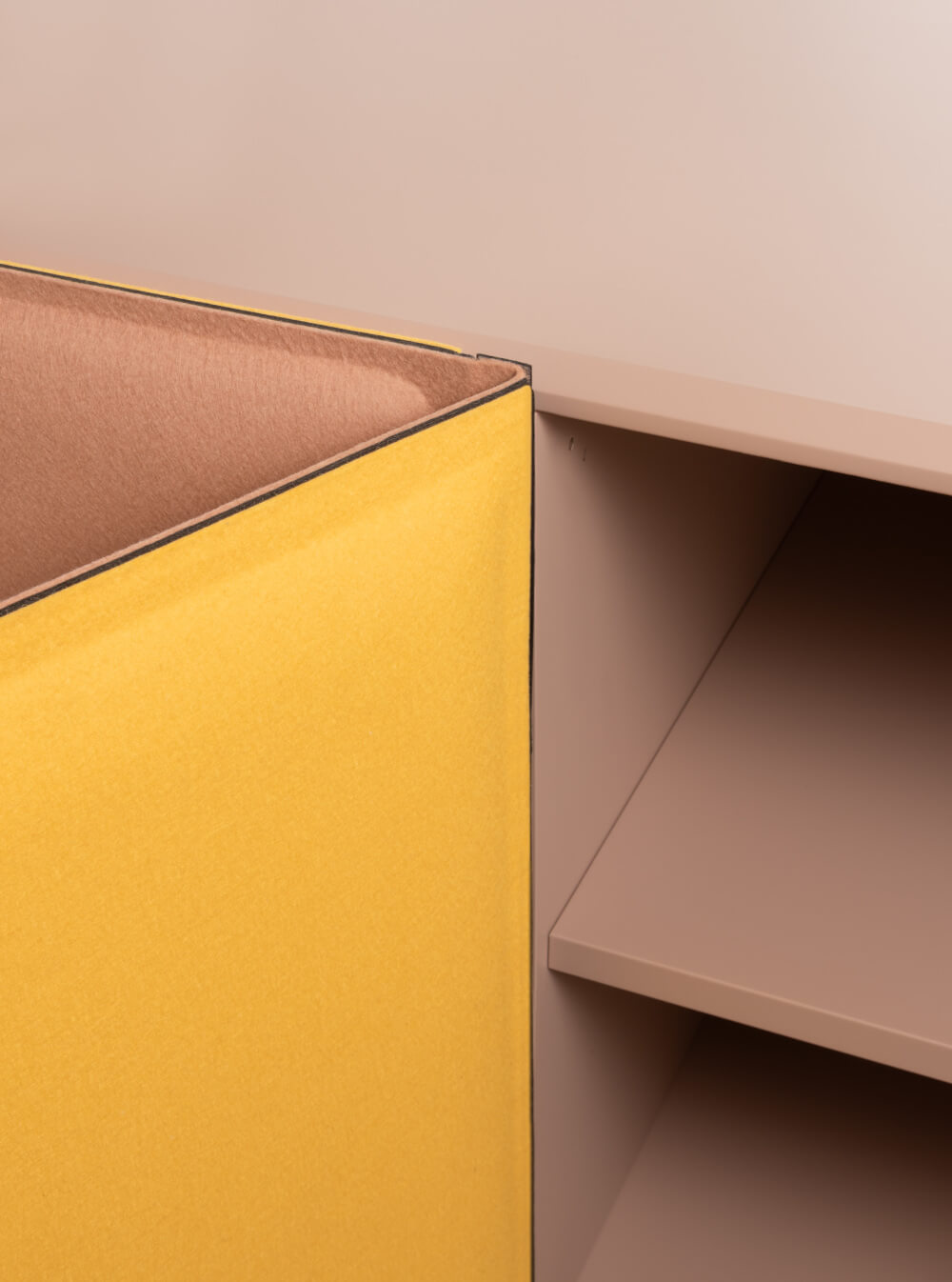 Magis Tacito Sideboard blush/gelb, modernes italienisches Möbel, geräumig, stilvoll, langlebig