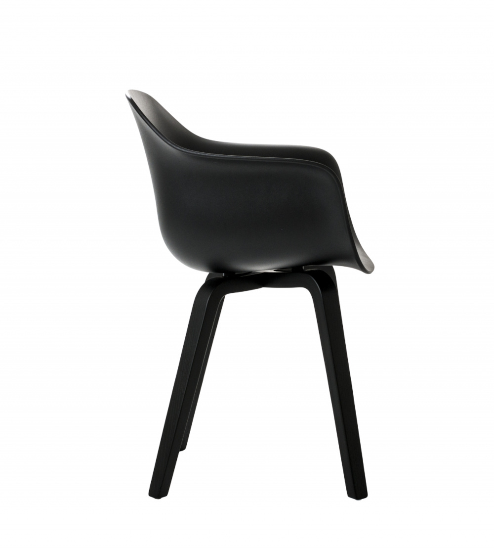 Magis Substance Armlehnstuhl, schwarz, ergonomisch, Holzrahmen aus Esche, komfortabel, Design-Möbel