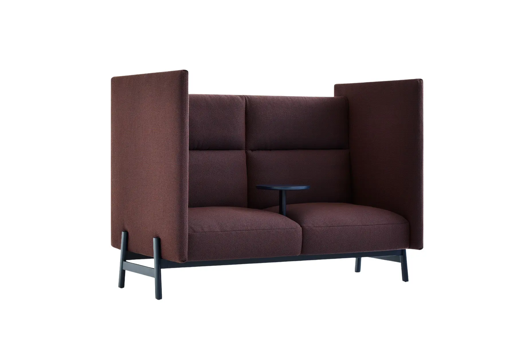 Noti Hana Highback Sofa 2-Sitzer in Rot mit hohen Seitenwänden und Tisch aus seitlicher Perspektive