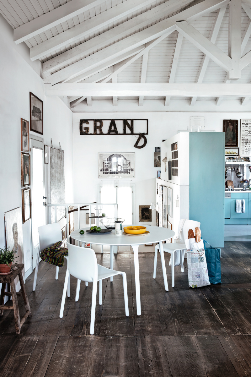 Runder Magis First Tisch, elegant und funktional, ideal für Küche, Esszimmer oder Büro – hochwertiges Design