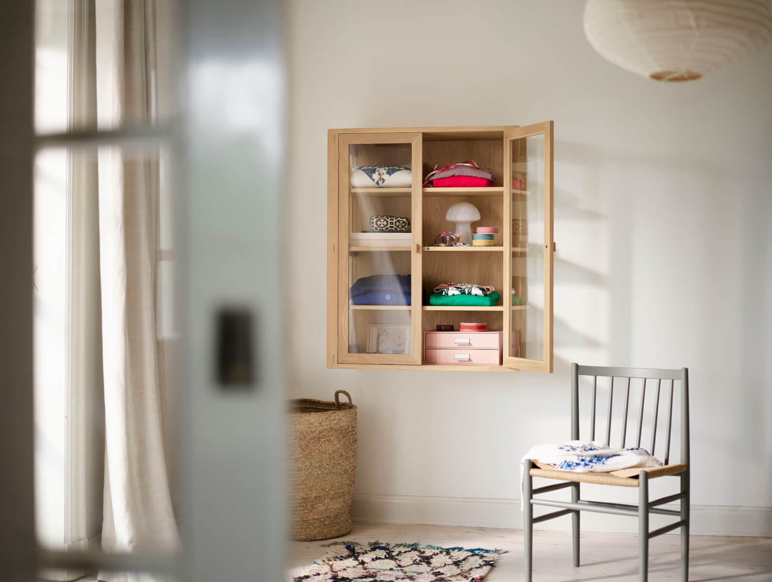 A90 Boderne Vitrinenschrank