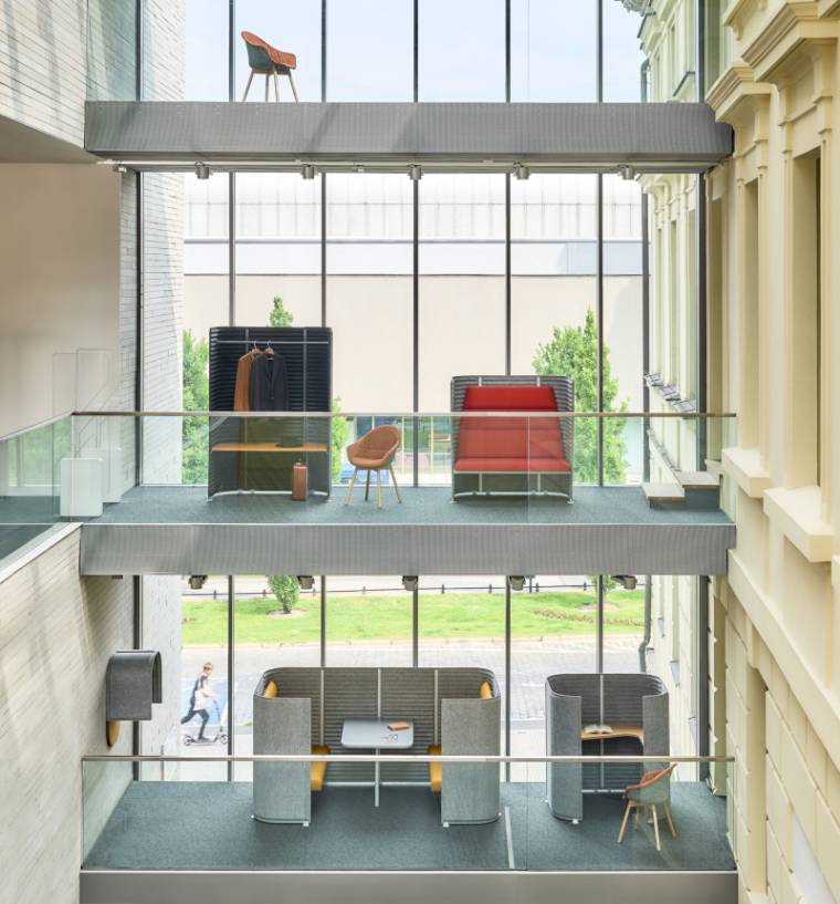 Noti Soundroom Meetingpoint mit Tisch Ambiente