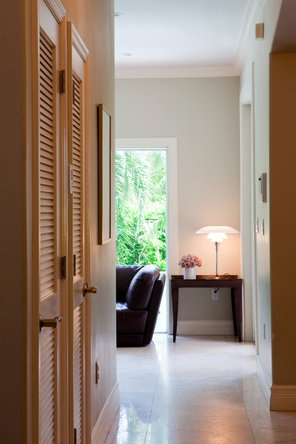 Designer-Tischleuchte PH 4½-3½ aus Glas von Louis Poulsen mit zeitlosem Stil und hochwertiger Lichtwirkung.
