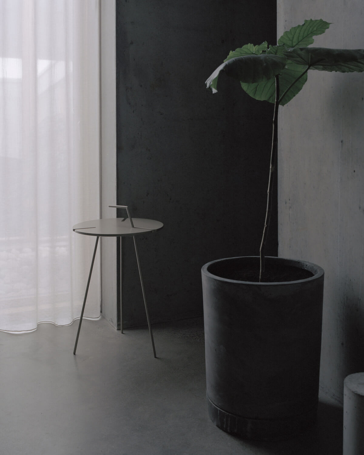 Softline Stok Beistelltisch mit modernem Design, kompakte Form, ideal als Ablage im Wohn- oder Loungebereich