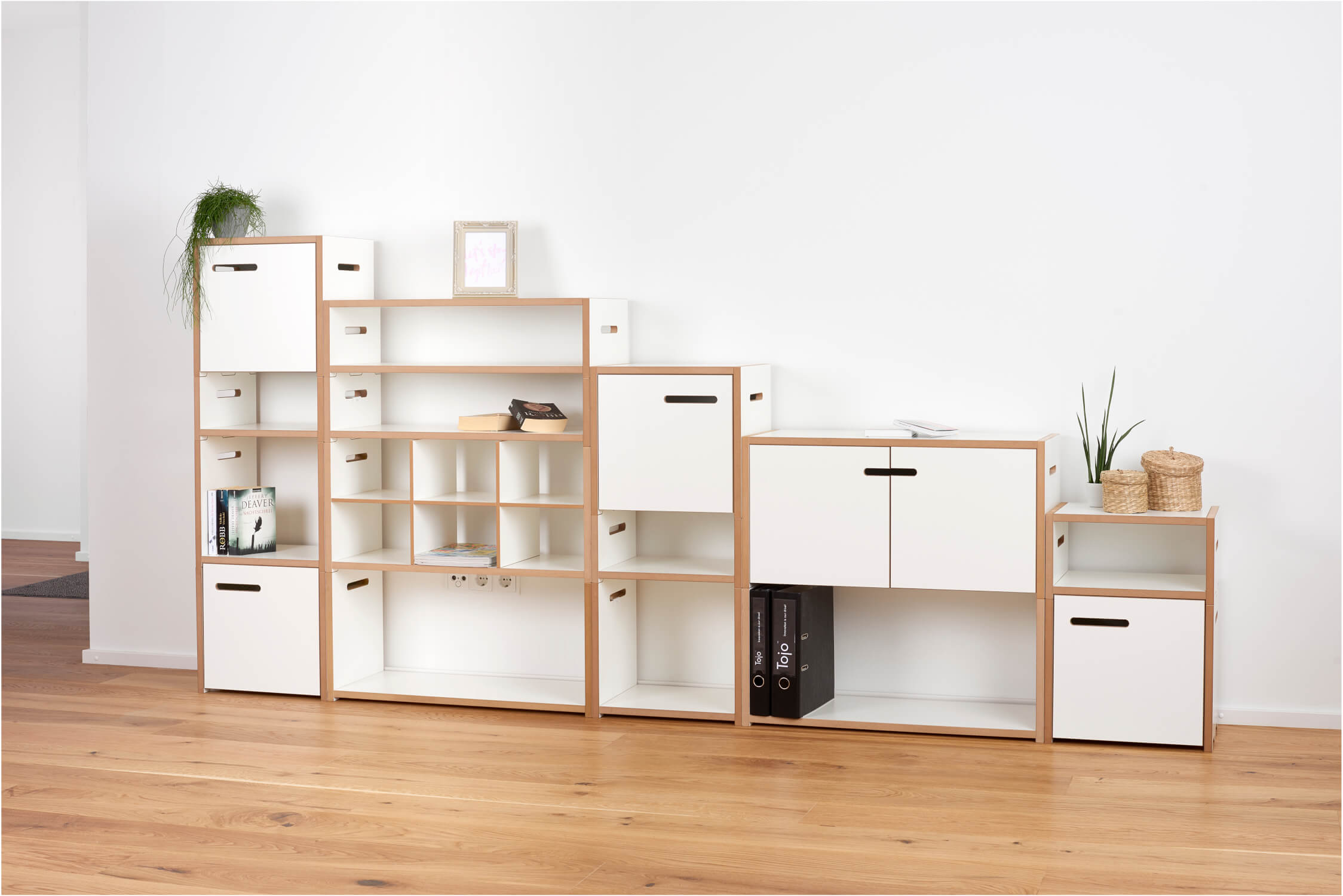 Tojo Halbstark Regal Ambiente