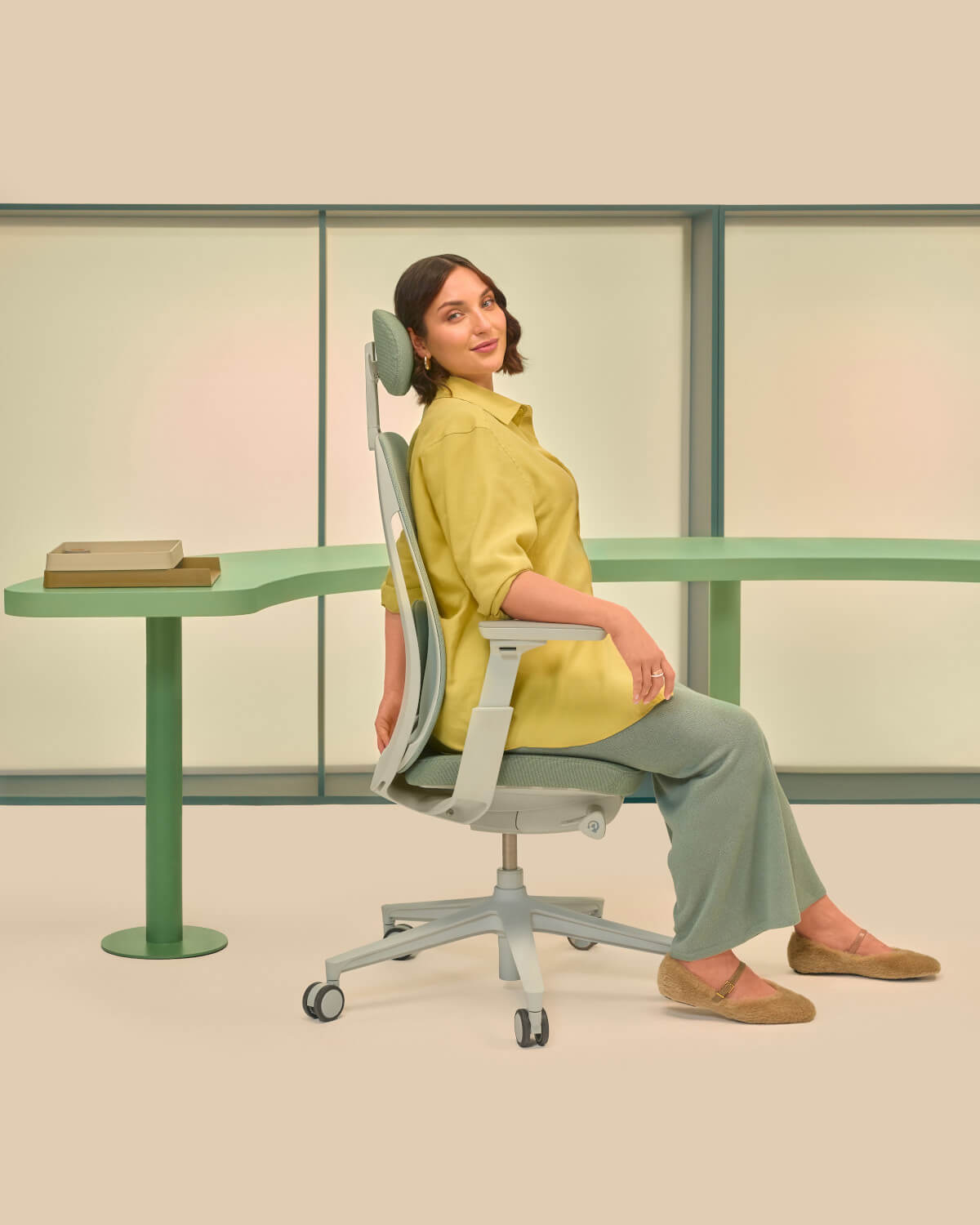 Profim Pace 151SFL Bürostuhl für Büroarbeitsplätze mit Netzrücken, Polstersitz und Kopfstütze