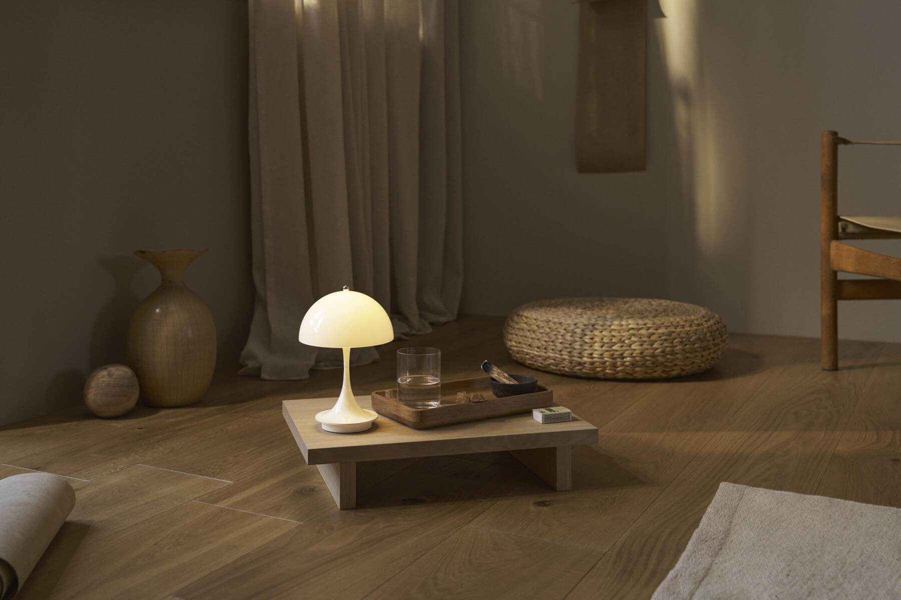 Louis Poulsen Panthella 160 portable Tischleuchte, dimmbar, modernes Design, warmes Ambientelicht