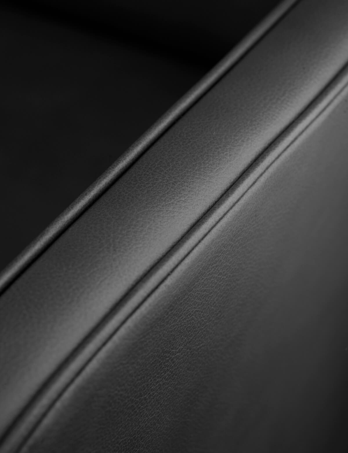 FDB Møbler L43 MK46 Sofa 3-Sitzer, nordischer Stil, Eiche natur, Leder schwarz, langlebig, funktional