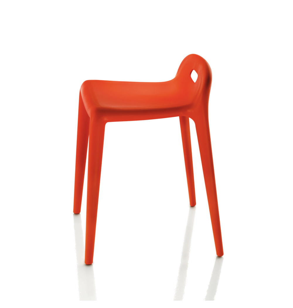 Magis Yuyu Hocker orange – stapelbarer Designhocker Magis Yuyu Hocker orange, stapelbar, leichter Designhocker aus Italien, robust, modern und vielseitig einsetzbar