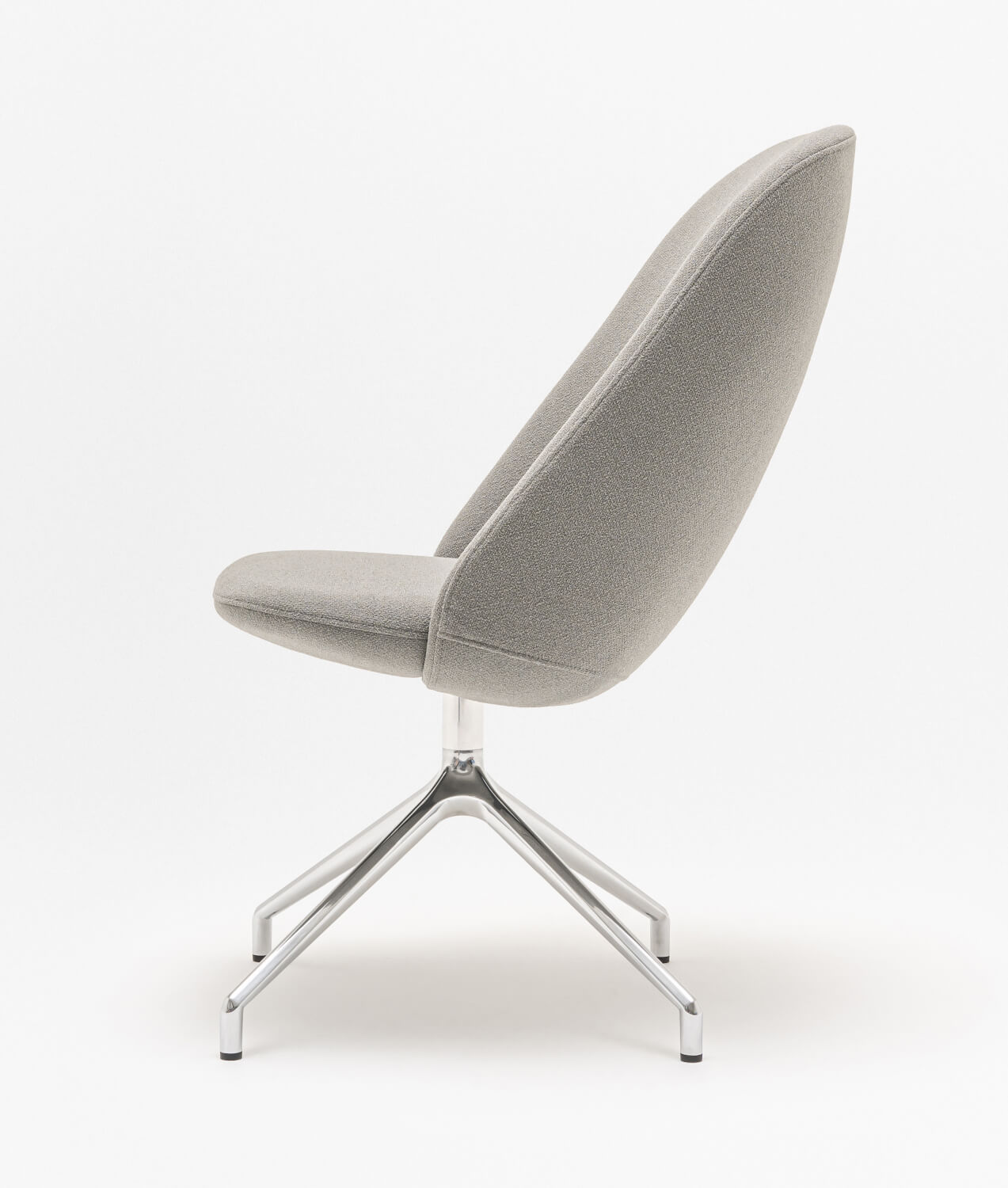 Paralel Sessel mit poliertem Aluminiumfuß