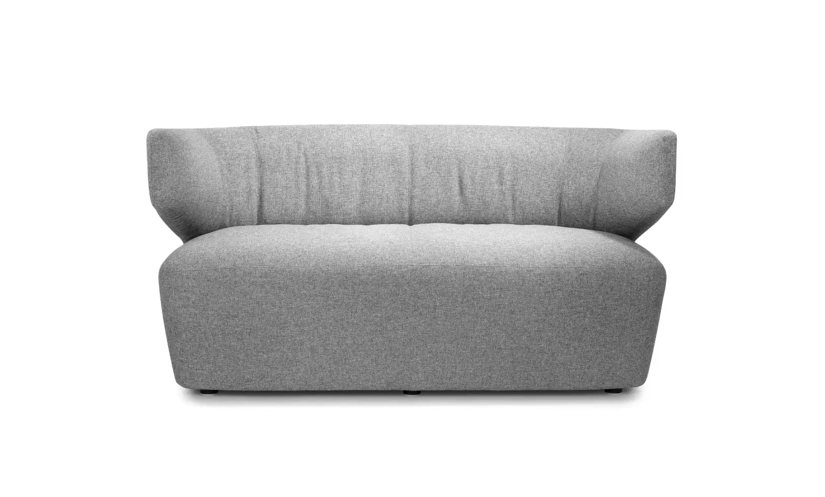 Girsberger Pablo Soft Loungesofa 2-Sitzer mit weicher Polsterung als komfortable Sitzgelegenheit für moderne Loungebereiche.