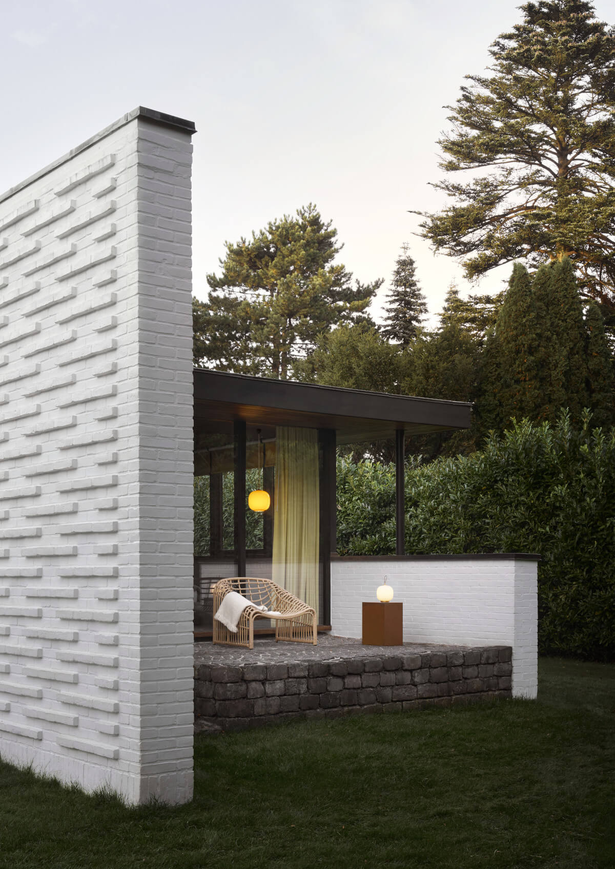 VL 45 Radiohus tragbare Louis Poulsen Leuchte, ideal für flexibles Licht und gemütliches Ambiente.