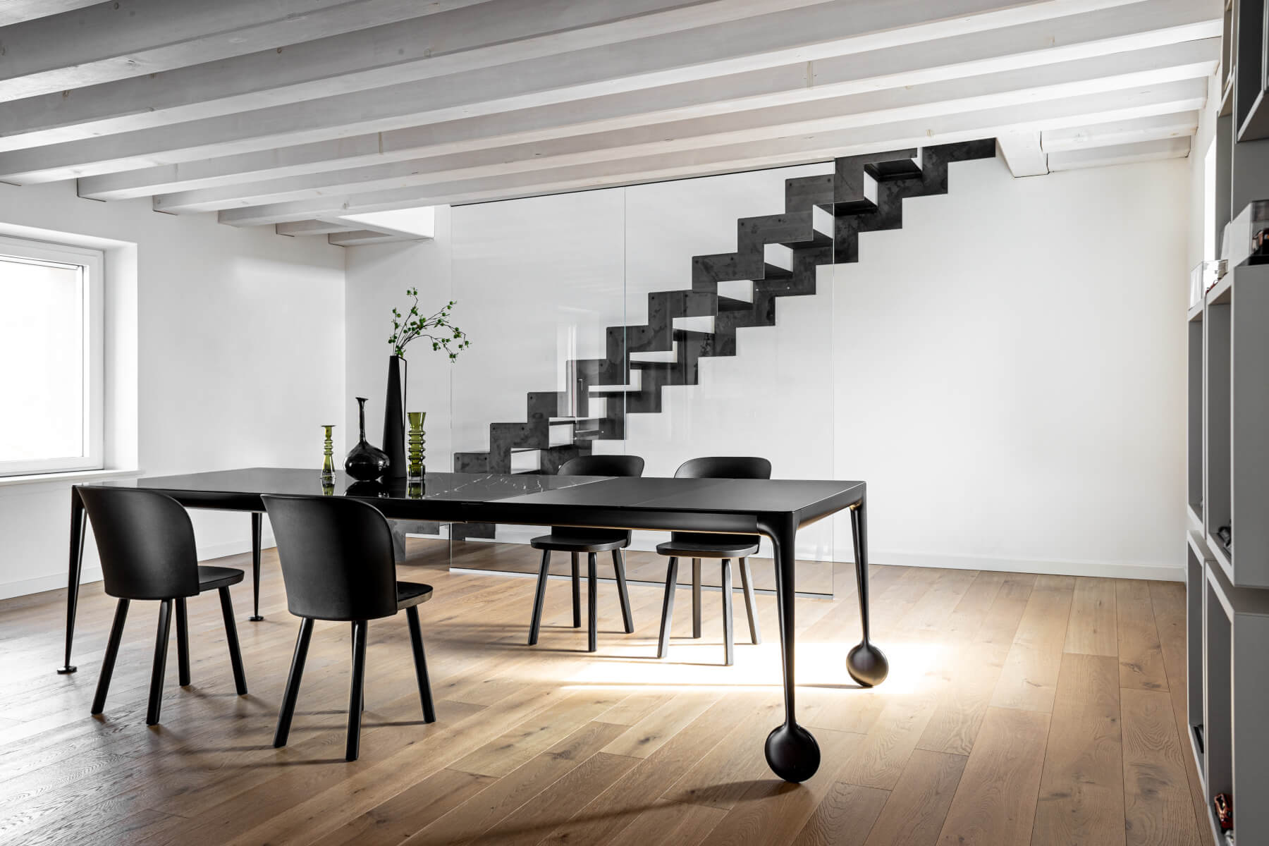 Magis Big Will Ausziehtisch – Modernes Esszimmer Magis Big Will Ausziehtisch im modernen Essbereich, hochwertig gefertigt in Italien, elegant und funktional