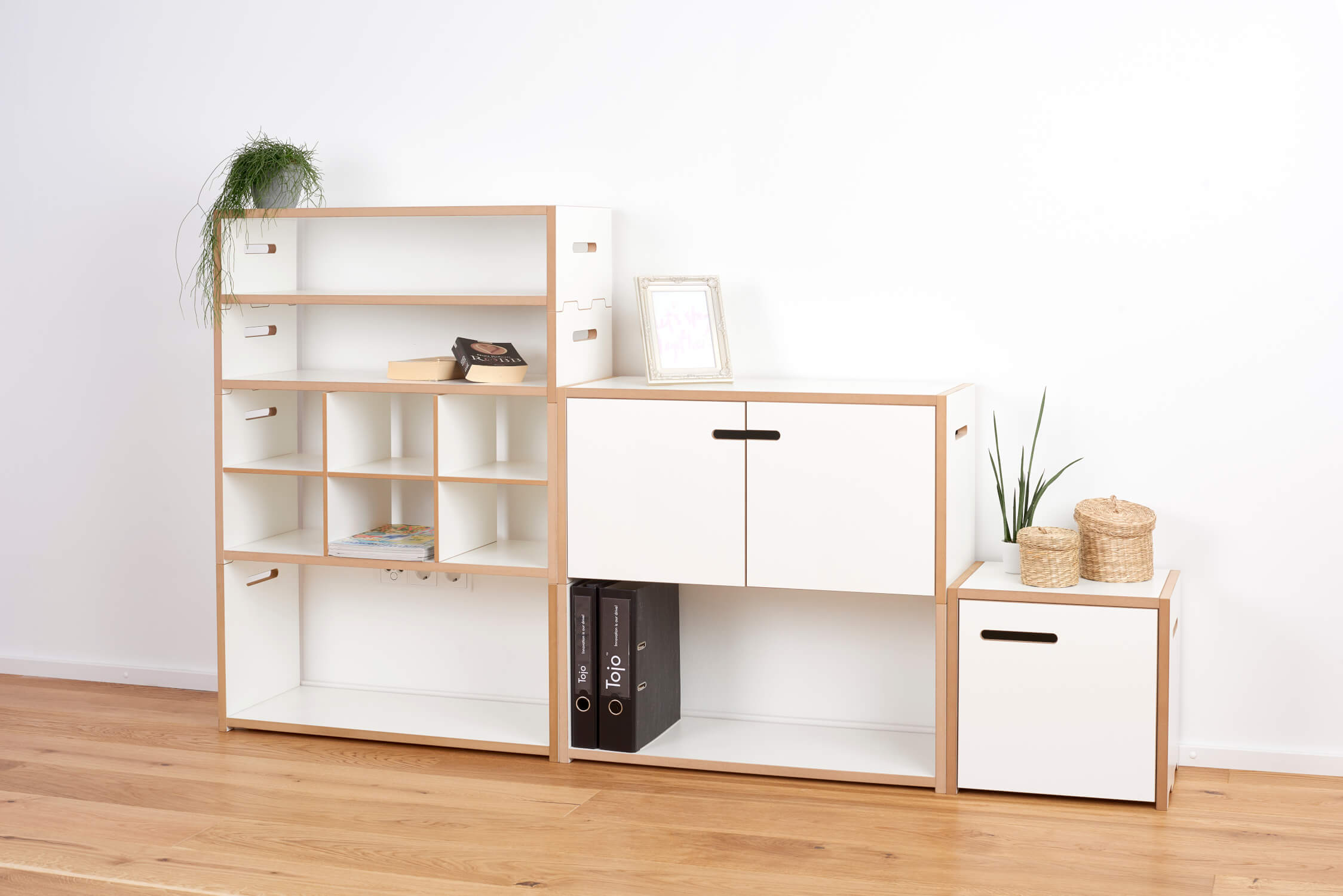 Tojo Halbstark Regal Ambiente
