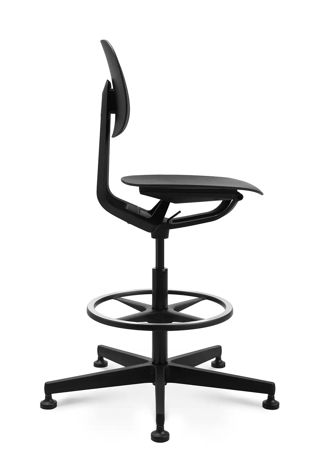 Wagner S2 Work Arbeitsstuhl in Schwarz mit ergonomischer Sitzfläche und Fußring in rechter Seitenansicht.