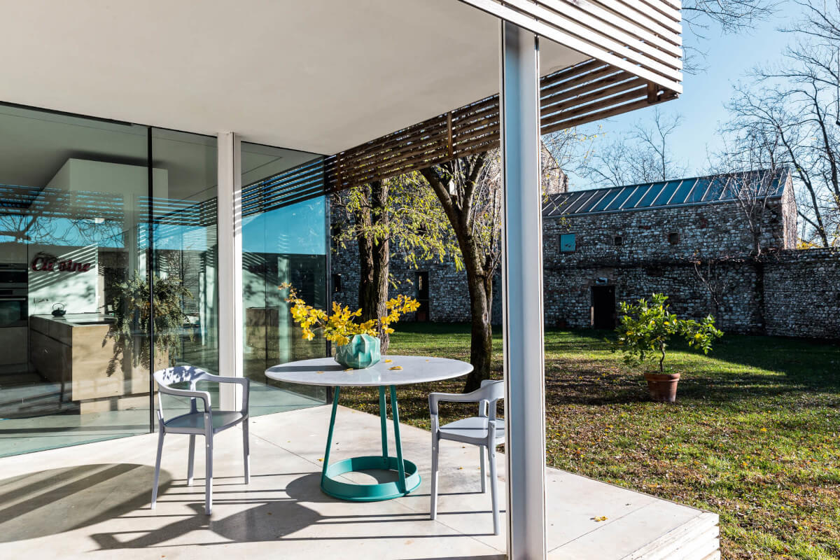 Magis Steelwood Chair mit klarer Linienführung, ergonomisch, langlebig und hochwertig – modernes Made-in-Italy-Design