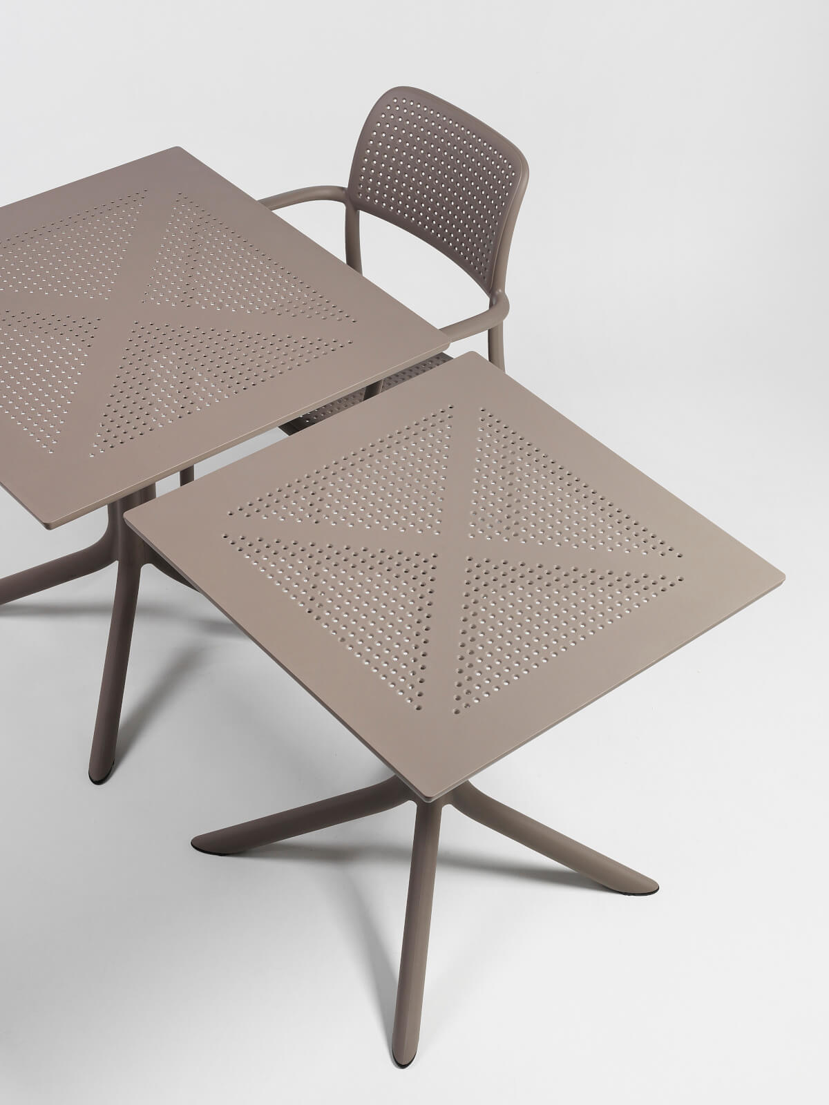Nardi Clip Tisch – Farbenfrohes Outdoor-Ambiente Nardi Clip Tisch, modern, leicht und farbenfroh – wetterfestes italienisches Design für Garten und Terrasse