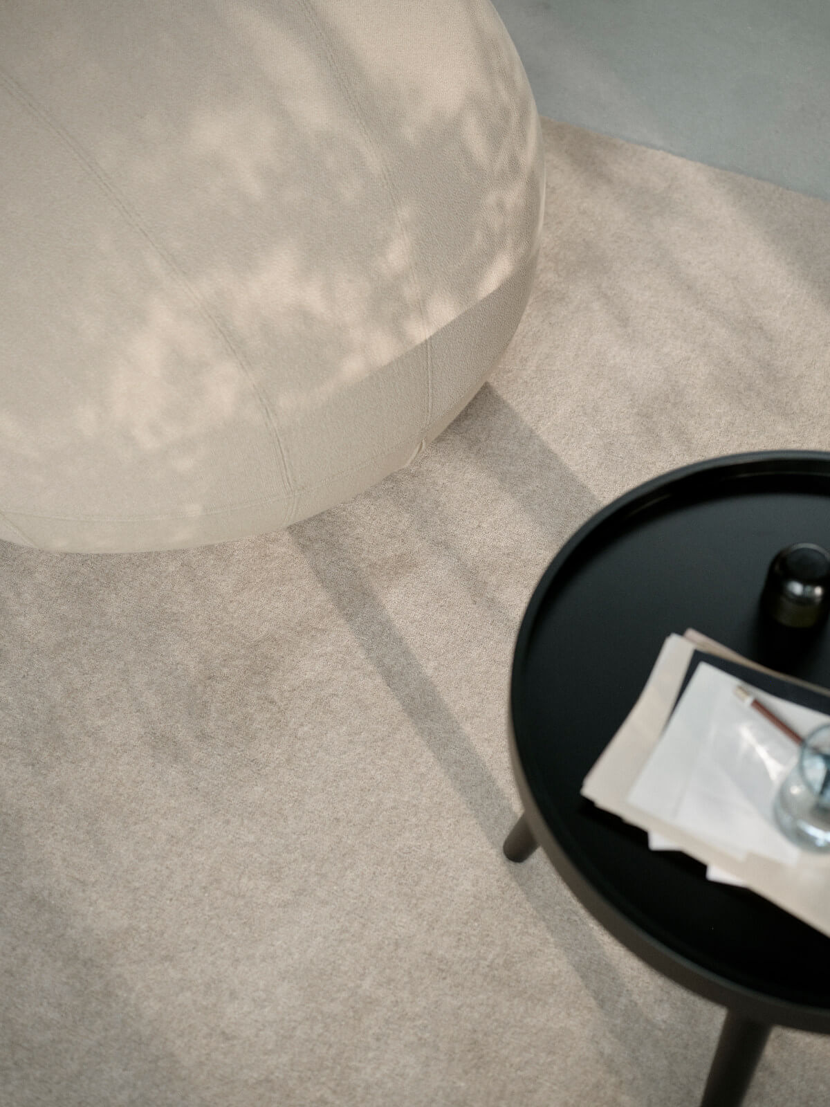 Softline Alma large Beistelltisch, stilvoller Wohnzimmertisch mit geräumiger Ablagefläche und hochwertiger Verarbeitung