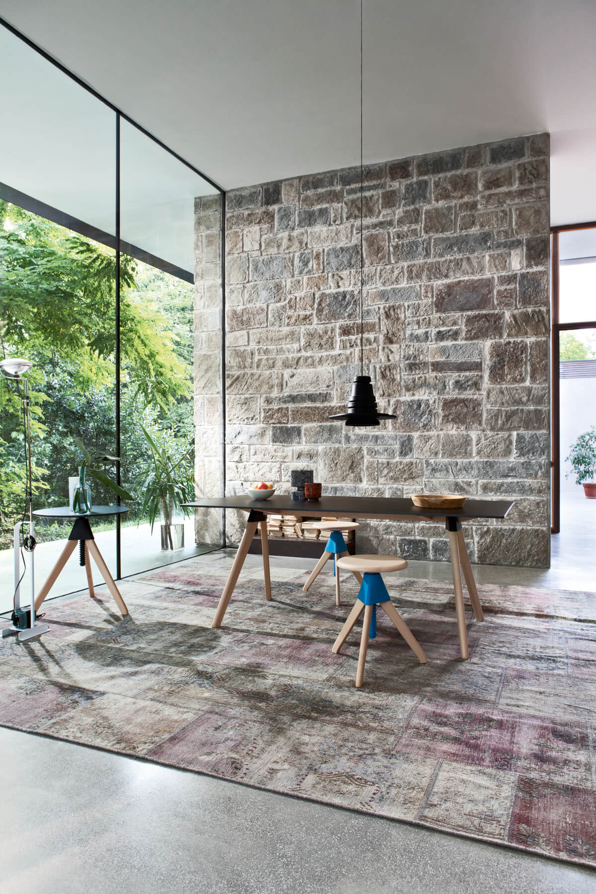 Moderner Magis Topsy Beistelltisch, flexibel einsetzbar, stilvoll und robust – Designerqualität aus Italien