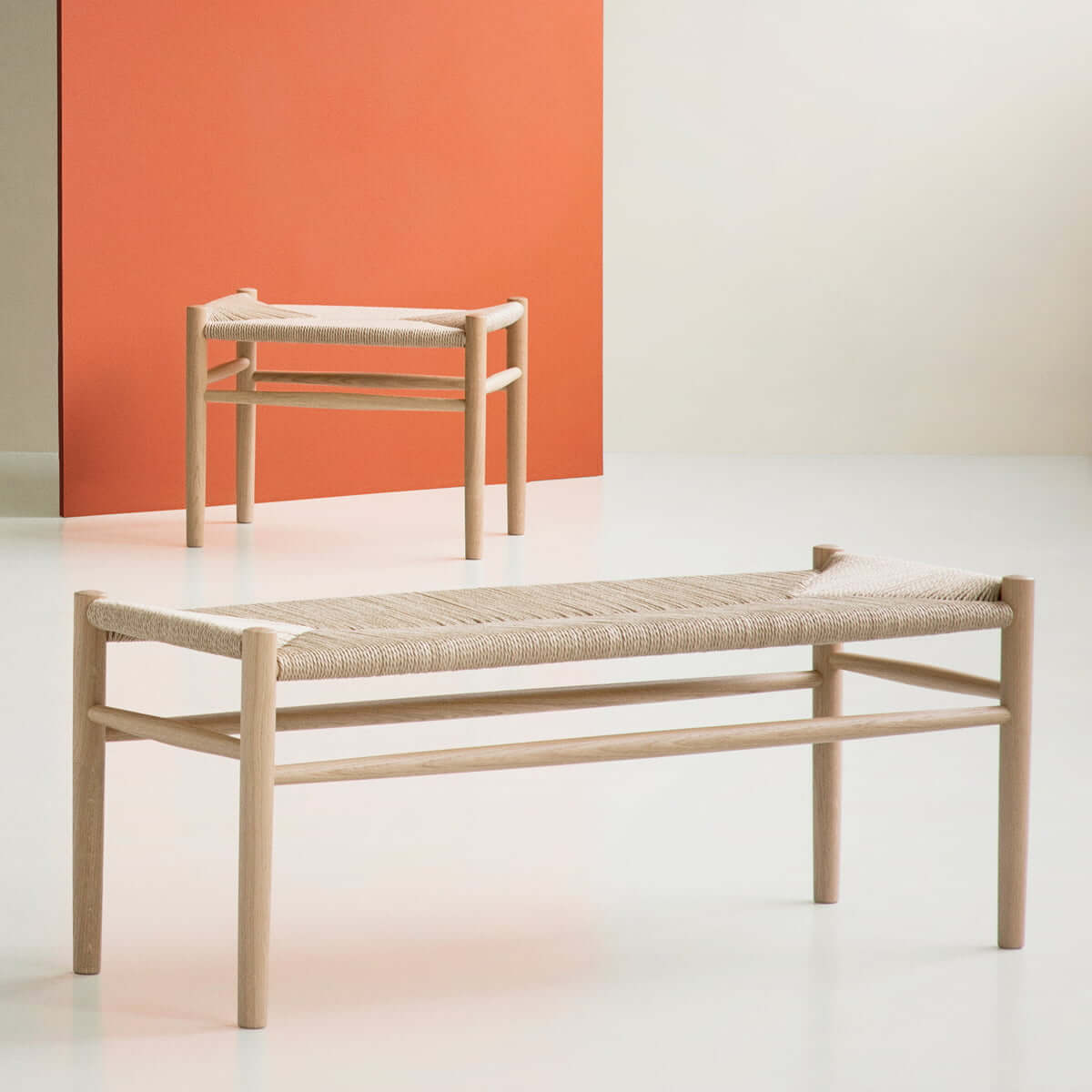 Vielseitiger J83 Hocker von FDB Møbler, robust und stilvoll – funktionales Möbel für modernes Interieur