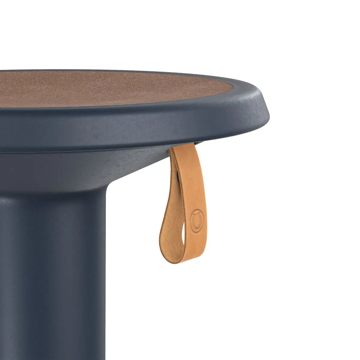 Interstuhl ECO UP Sitzhocker Stahlblau mit Detailansicht der Sitzfläche und Griffschlaufe