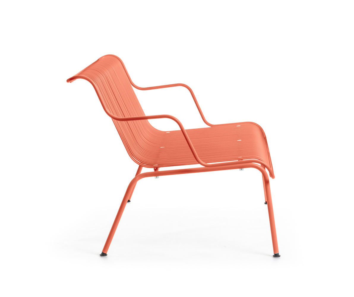 Magis South Bank Sitzbank 70 cm, orange, modernes Outdoor-Design, stabil, komfortabel, italienische Qualität