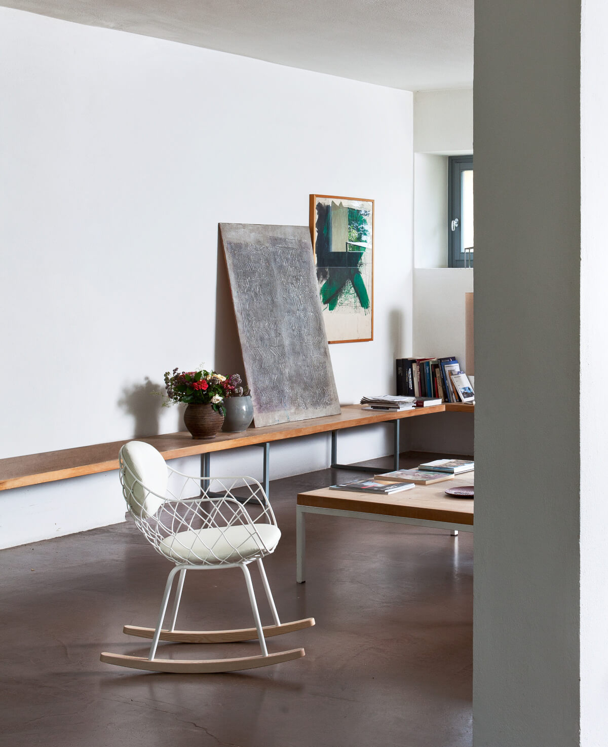 Moderner Magis Piña Schaukelstuhl, komfortabel und elegant, hochwertig gefertigt – perfekte Sitzgelegenheit für Wohnzimmer