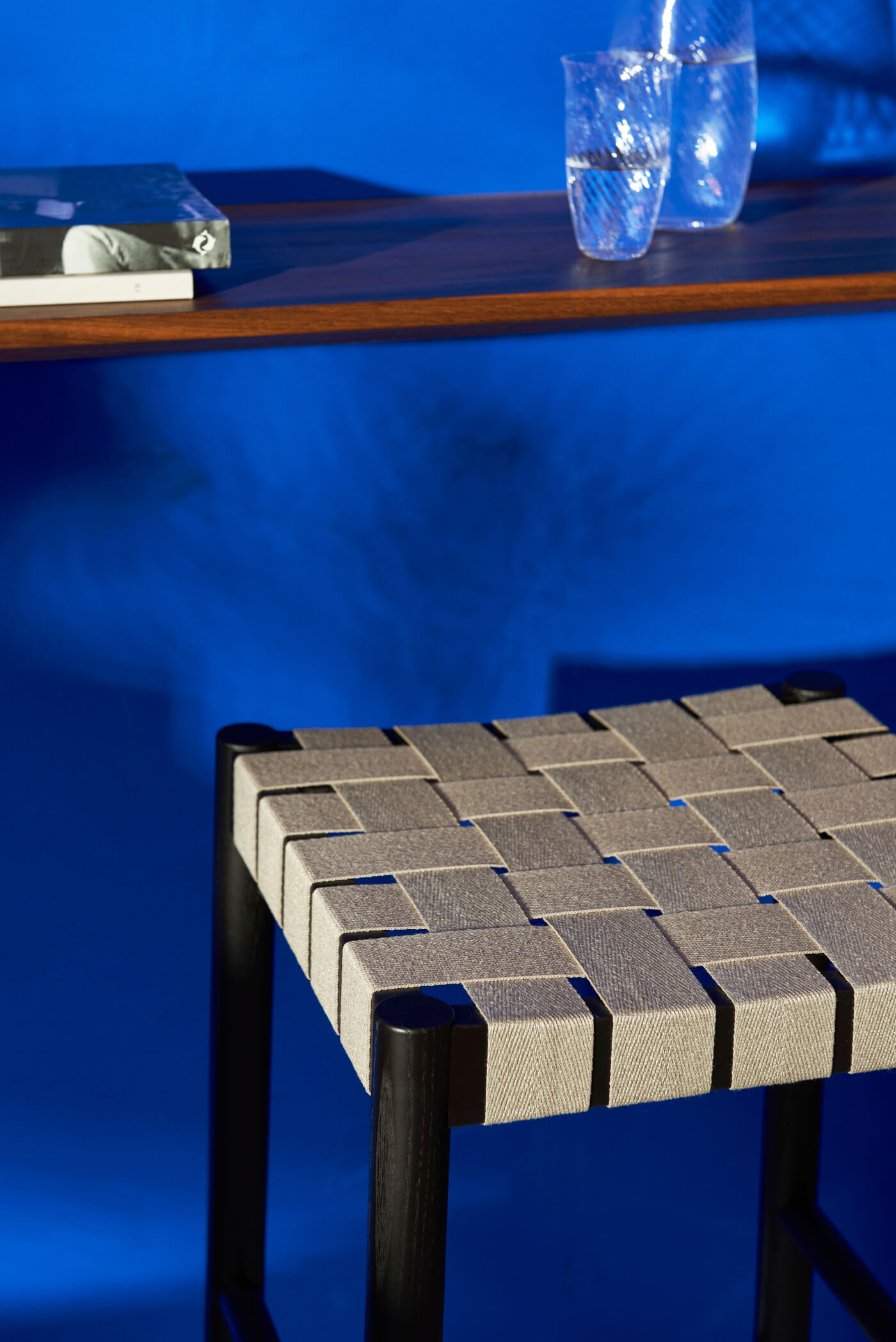 &Tradition Betty TK8 Barhocker aus robusten Materialien, elegant und funktional – ideal im Wohn- oder Gastro-Bereich