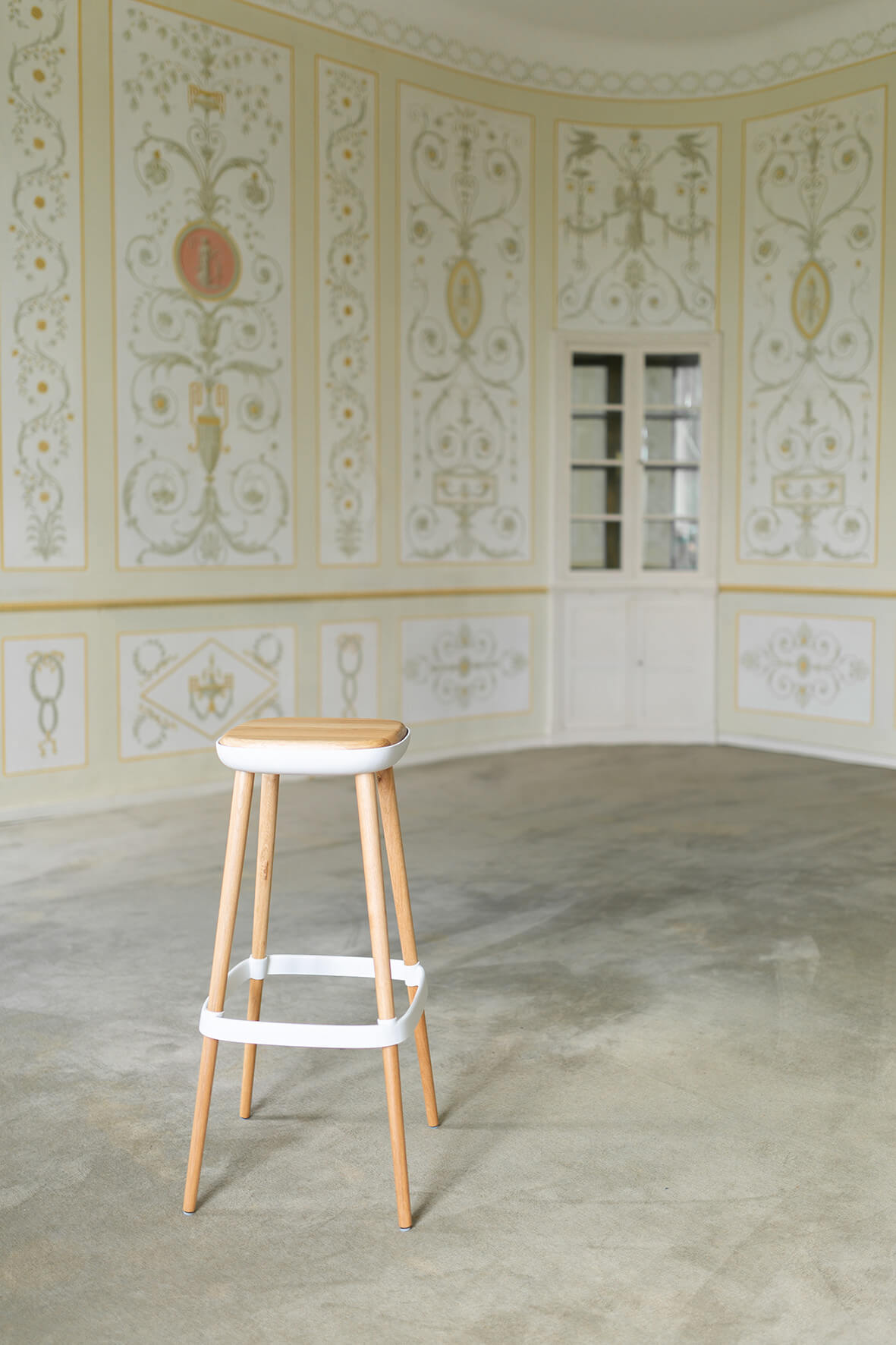 Design-Barhocker Wagner W-2020, strapazierfähiges Gestell, modernes Holzfinish.