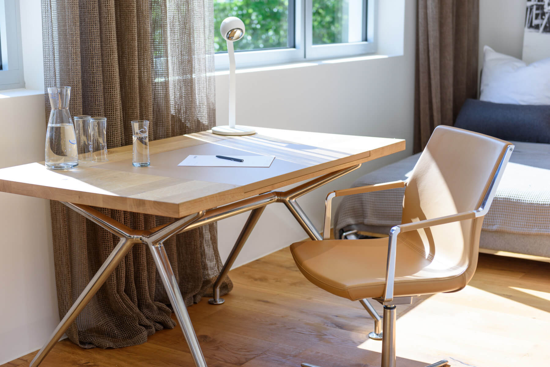 W-Cube 3 von Wagner, stilvoller Loungesessel mit kubischer Form, ideal für moderne Arbeitswelten und Wartezonen