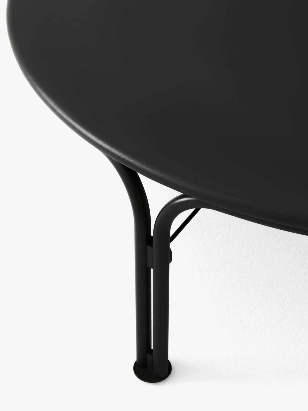 &Tradition Thorvald SC109 Couchtisch aus pulverbeschichtetem Stahl, schwarzes Finish, minimalistischer Stil