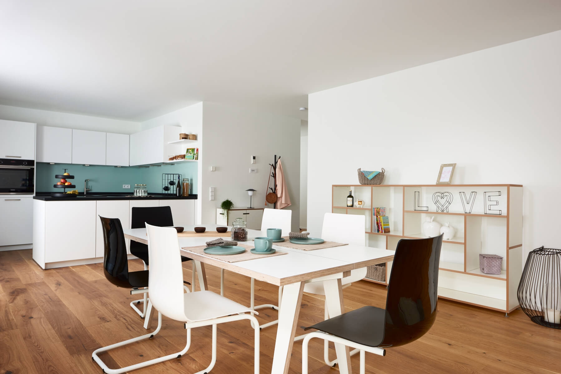 Tojo Hanibal Regal Ambiente