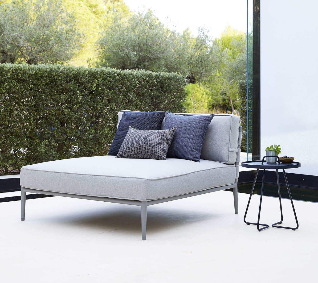 Conic Daybed, hellgrau