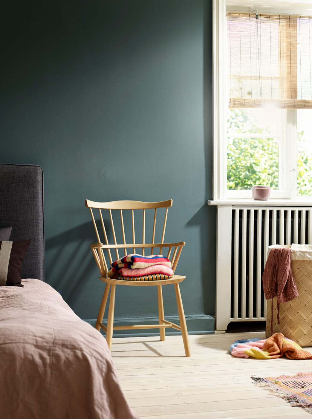 FDB Møbler J52B Armlehnstuhl, funktional und elegant – perfektes dänisches Design im Esszimmer oder Wohnzimmer